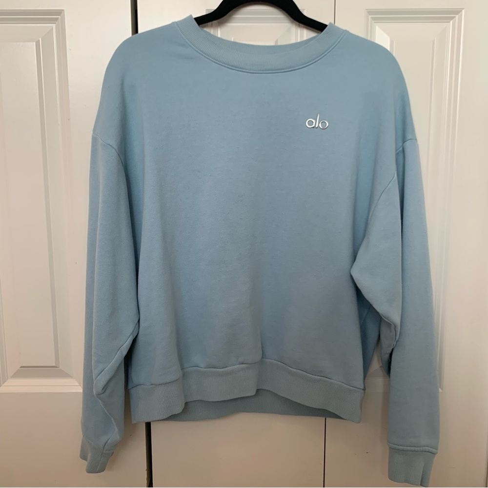 Alo Yoga Accolade Sweatshirt in Sky Blue